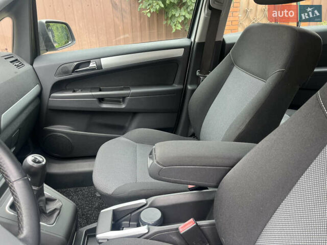 Серый Опель Зафира, объемом двигателя 1.6 л и пробегом 210 тыс. км за 6650 $, фото 43 на Automoto.ua