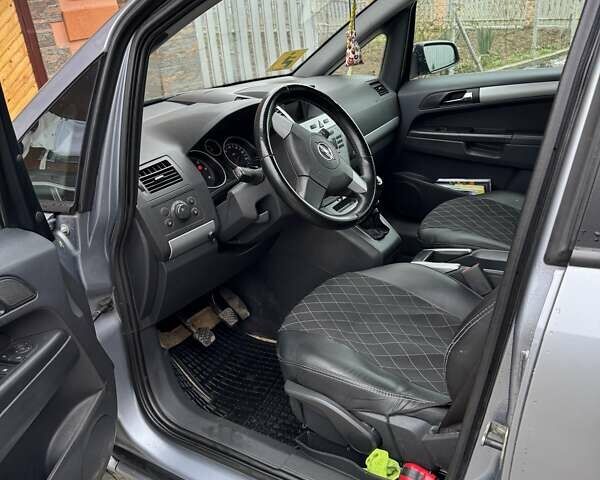 Серый Опель Зафира, объемом двигателя 1.69 л и пробегом 245 тыс. км за 6200 $, фото 6 на Automoto.ua