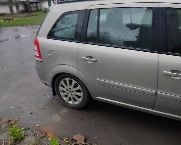 Сірий Опель Зафіра, об'ємом двигуна 1.6 л та пробігом 231 тис. км за 5500 $, фото 10 на Automoto.ua