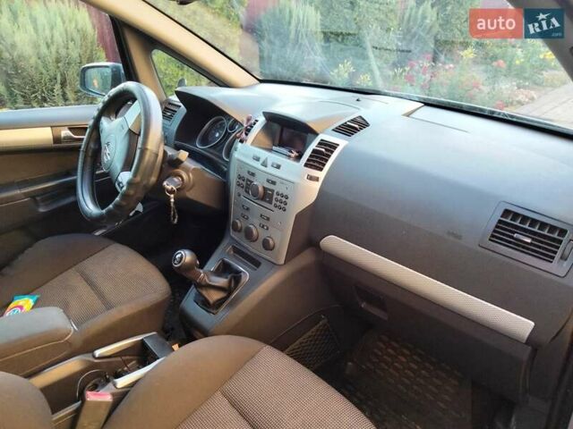 Серый Опель Зафира, объемом двигателя 1.7 л и пробегом 295 тыс. км за 5900 $, фото 8 на Automoto.ua