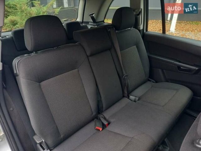 Серый Опель Зафира, объемом двигателя 1.6 л и пробегом 229 тыс. км за 6800 $, фото 25 на Automoto.ua