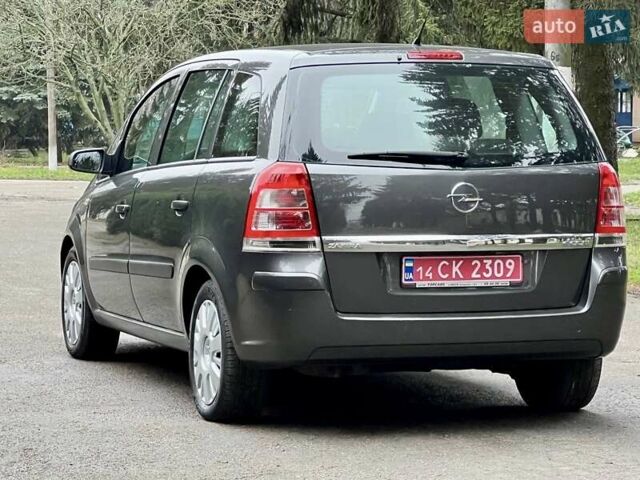 Серый Опель Зафира, объемом двигателя 1.6 л и пробегом 208 тыс. км за 6550 $, фото 14 на Automoto.ua