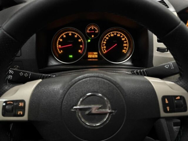 Серый Опель Зафира, объемом двигателя 1.8 л и пробегом 204 тыс. км за 6000 $, фото 15 на Automoto.ua