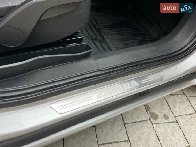 Серый Опель Зафира, объемом двигателя 1.7 л и пробегом 222 тыс. км за 6600 $, фото 24 на Automoto.ua