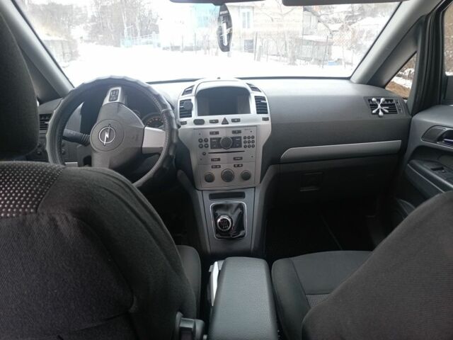 Серый Опель Зафира, объемом двигателя 0 л и пробегом 210 тыс. км за 6800 $, фото 7 на Automoto.ua