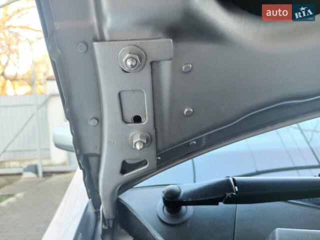 Серый Опель Зафира, объемом двигателя 2.2 л и пробегом 139 тыс. км за 7400 $, фото 21 на Automoto.ua