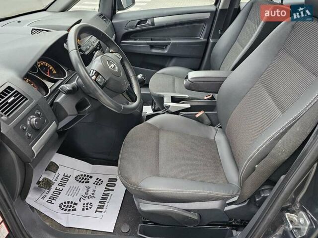 Серый Опель Зафира, объемом двигателя 1.8 л и пробегом 187 тыс. км за 6690 $, фото 11 на Automoto.ua