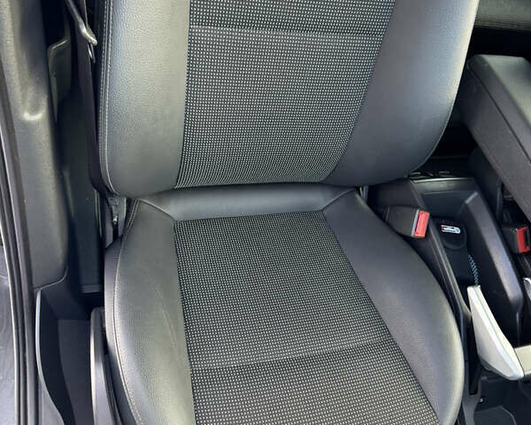 Серый Опель Зафира, объемом двигателя 1.6 л и пробегом 190 тыс. км за 7000 $, фото 18 на Automoto.ua