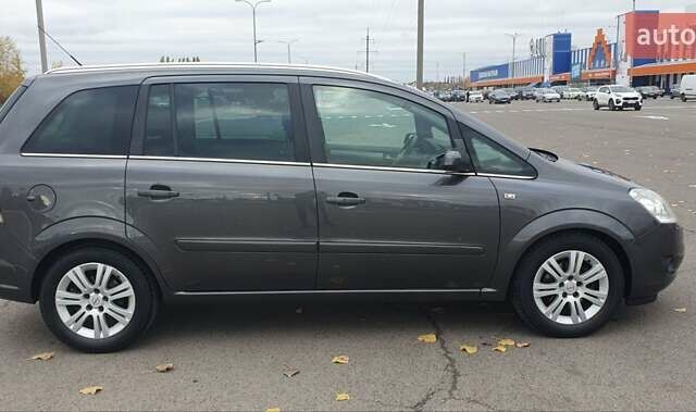 Сірий Опель Зафіра, об'ємом двигуна 1.8 л та пробігом 228 тис. км за 6500 $, фото 16 на Automoto.ua