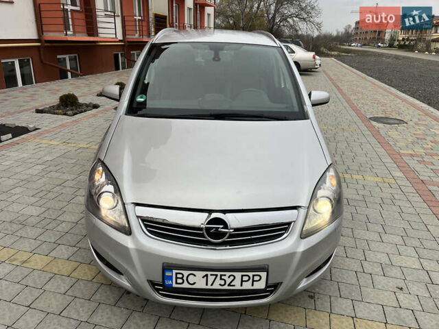 Серый Опель Зафира, объемом двигателя 1.7 л и пробегом 222 тыс. км за 6600 $, фото 9 на Automoto.ua