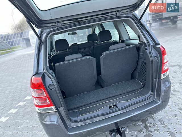 Серый Опель Зафира, объемом двигателя 1.6 л и пробегом 181 тыс. км за 6500 $, фото 91 на Automoto.ua