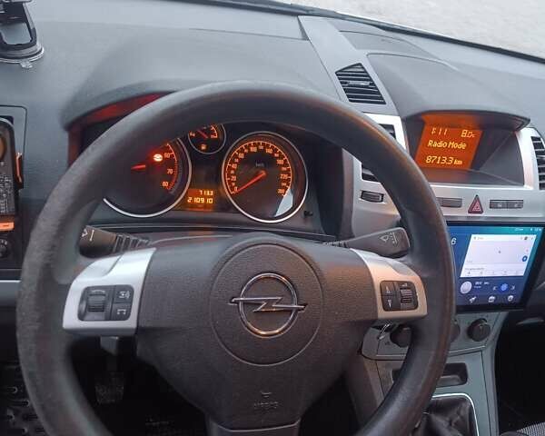 Серый Опель Зафира, объемом двигателя 1.8 л и пробегом 210 тыс. км за 7600 $, фото 18 на Automoto.ua