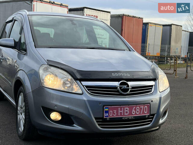 Серый Опель Зафира, объемом двигателя 1.7 л и пробегом 242 тыс. км за 6399 $, фото 4 на Automoto.ua