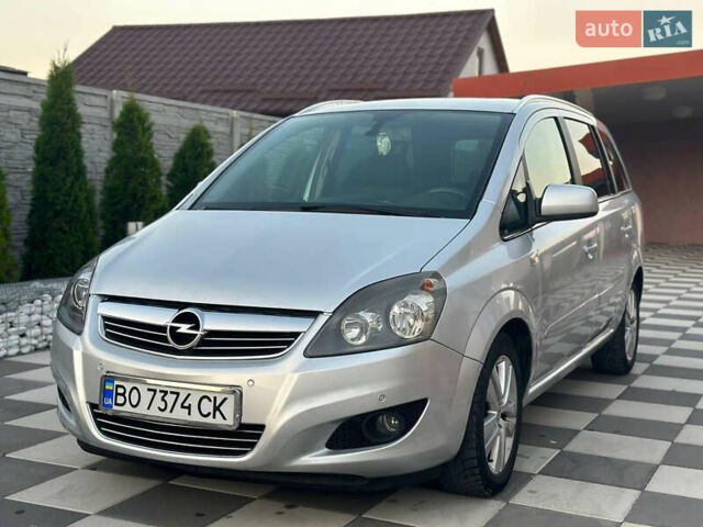 Серый Опель Зафира, объемом двигателя 1.69 л и пробегом 248 тыс. км за 6700 $, фото 3 на Automoto.ua