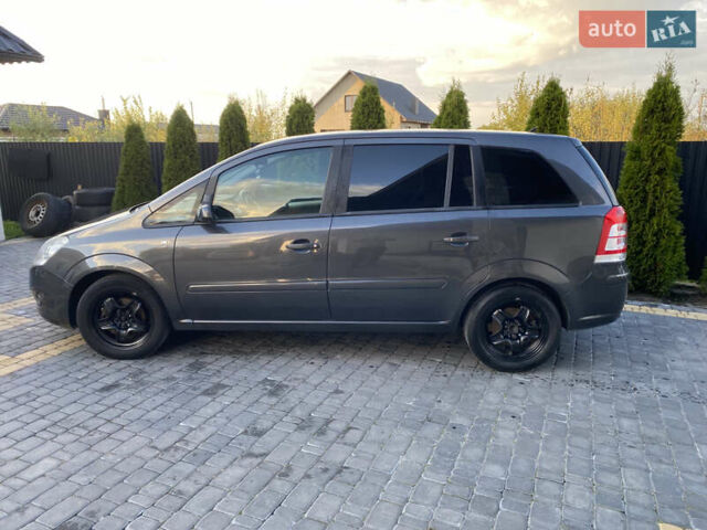 Серый Опель Зафира, объемом двигателя 1.8 л и пробегом 250 тыс. км за 6800 $, фото 3 на Automoto.ua