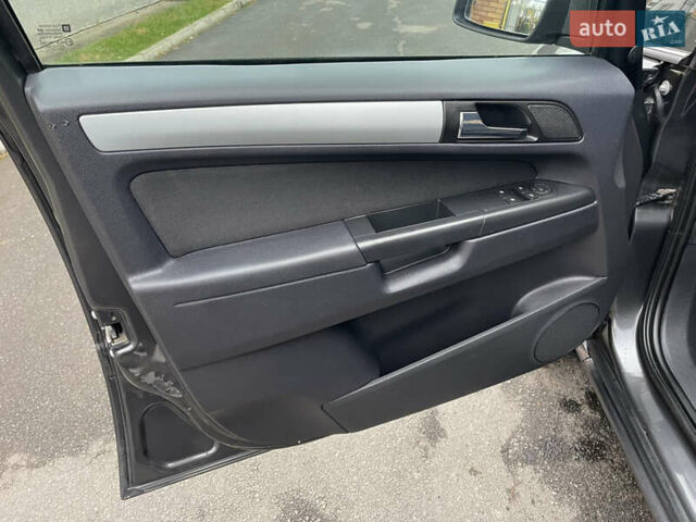 Серый Опель Зафира, объемом двигателя 1.8 л и пробегом 176 тыс. км за 5600 $, фото 16 на Automoto.ua