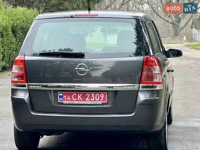 Серый Опель Зафира, объемом двигателя 1.6 л и пробегом 208 тыс. км за 6550 $, фото 10 на Automoto.ua