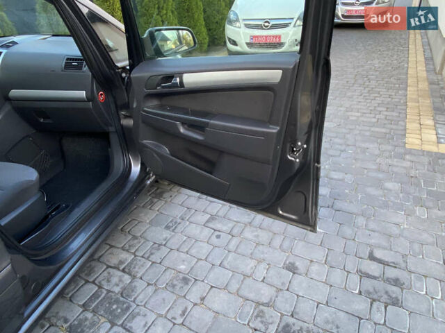 Серый Опель Зафира, объемом двигателя 1.8 л и пробегом 250 тыс. км за 6800 $, фото 24 на Automoto.ua