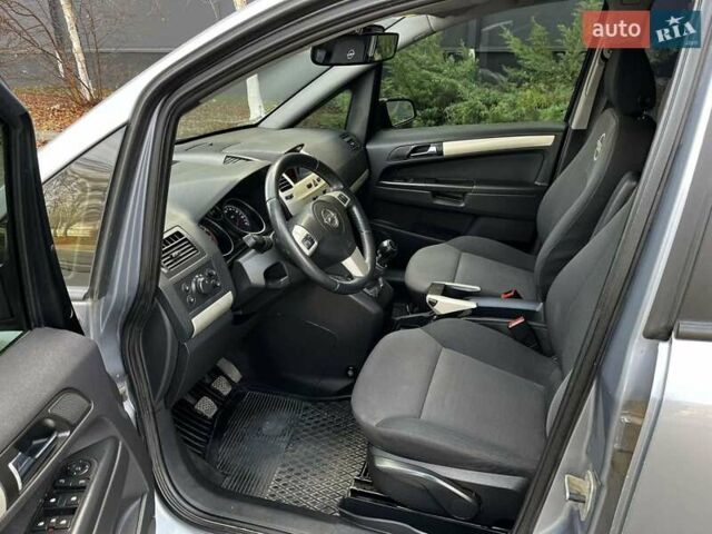 Серый Опель Зафира, объемом двигателя 1.8 л и пробегом 154 тыс. км за 5900 $, фото 8 на Automoto.ua