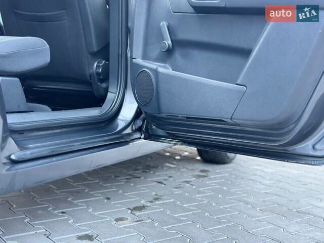 Серый Опель Зафира, объемом двигателя 1.6 л и пробегом 181 тыс. км за 6500 $, фото 65 на Automoto.ua