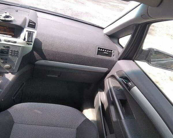 Опель Зафира 2009 в Белой Церкве на Automoto.ua Серый Опель Зафира, объемом двигателя 1.9 л и пробегом 230 тыс. км за 7200 $, фото 7 на Automoto.ua