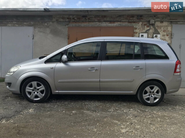 Сірий Опель Зафіра, об'ємом двигуна 1.8 л та пробігом 216 тис. км за 5999 $, фото 5 на Automoto.ua