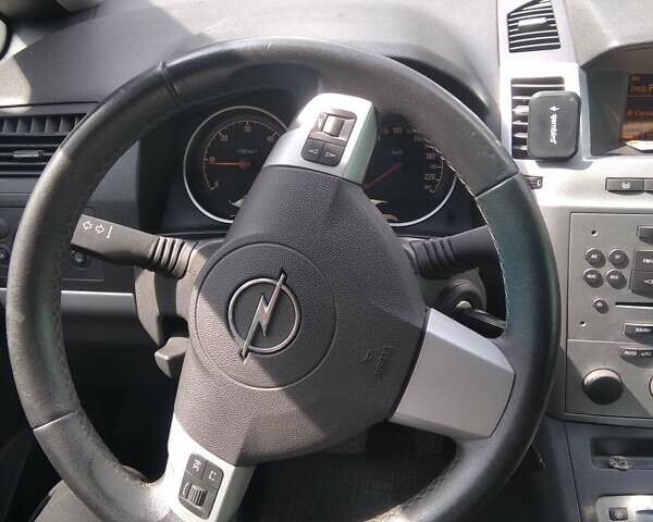 Опель Зафира 2009 в Белой Церкве на Automoto.ua Серый Опель Зафира, объемом двигателя 1.9 л и пробегом 230 тыс. км за 7200 $, фото 11 на Automoto.ua