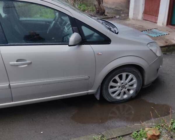 Сірий Опель Зафіра, об'ємом двигуна 1.6 л та пробігом 231 тис. км за 5500 $, фото 9 на Automoto.ua