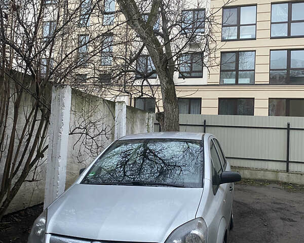Серый Опель Зафира, объемом двигателя 1.7 л и пробегом 253 тыс. км за 6350 $, фото 3 на Automoto.ua