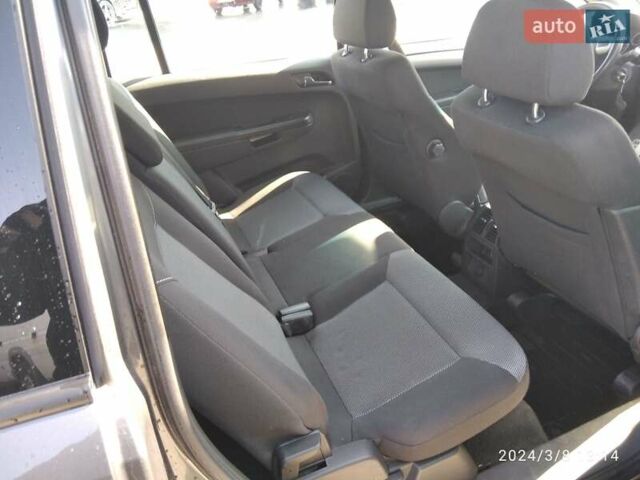 Опель Зафира 2009 в Белой Церкве на Automoto.ua Серый Опель Зафира, объемом двигателя 1.9 л и пробегом 230 тыс. км за 7200 $, фото 12 на Automoto.ua