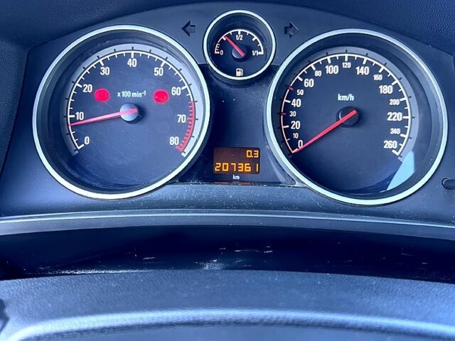 Серый Опель Зафира, объемом двигателя 1.6 л и пробегом 207 тыс. км за 6499 $, фото 12 на Automoto.ua