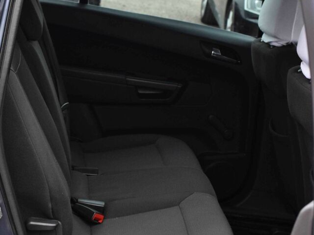 Серый Опель Зафира, объемом двигателя 1.7 л и пробегом 189 тыс. км за 6550 $, фото 17 на Automoto.ua