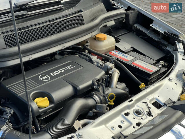 Серый Опель Зафира, объемом двигателя 1.69 л и пробегом 290 тыс. км за 6250 $, фото 75 на Automoto.ua