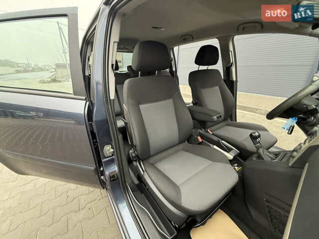 Серый Опель Зафира, объемом двигателя 1.6 л и пробегом 212 тыс. км за 6350 $, фото 45 на Automoto.ua