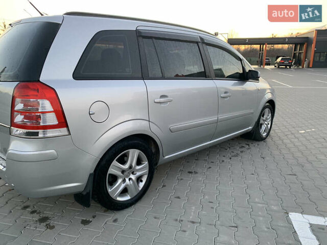 Серый Опель Зафира, объемом двигателя 1.8 л и пробегом 215 тыс. км за 6200 $, фото 7 на Automoto.ua