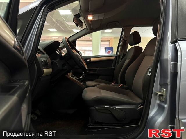 Серый Опель Зафира, объемом двигателя 1.8 л и пробегом 204 тыс. км за 6000 $, фото 9 на Automoto.ua