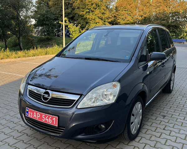 Сірий Опель Зафіра, об'ємом двигуна 1.6 л та пробігом 240 тис. км за 7000 $, фото 15 на Automoto.ua