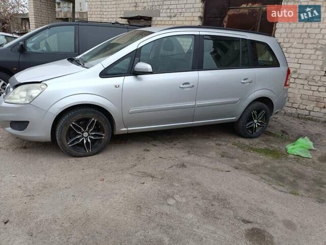 Серый Опель Зафира, объемом двигателя 1.6 л и пробегом 288 тыс. км за 6200 $, фото 1 на Automoto.ua