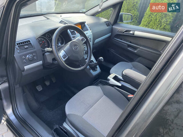 Серый Опель Зафира, объемом двигателя 1.8 л и пробегом 250 тыс. км за 6800 $, фото 14 на Automoto.ua