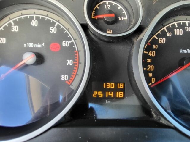 Сірий Опель Зафіра, об'ємом двигуна 1.8 л та пробігом 251 тис. км за 6500 $, фото 7 на Automoto.ua