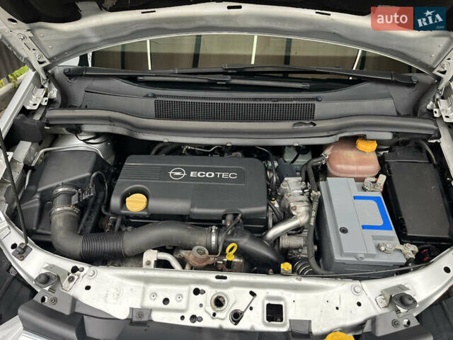 Серый Опель Зафира, объемом двигателя 1.7 л и пробегом 222 тыс. км за 6600 $, фото 32 на Automoto.ua