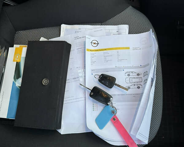 Серый Опель Зафира, объемом двигателя 1.9 л и пробегом 254 тыс. км за 7700 $, фото 50 на Automoto.ua