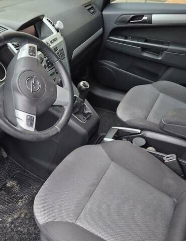 Сірий Опель Зафіра, об'ємом двигуна 1.6 л та пробігом 250 тис. км за 6500 $, фото 1 на Automoto.ua