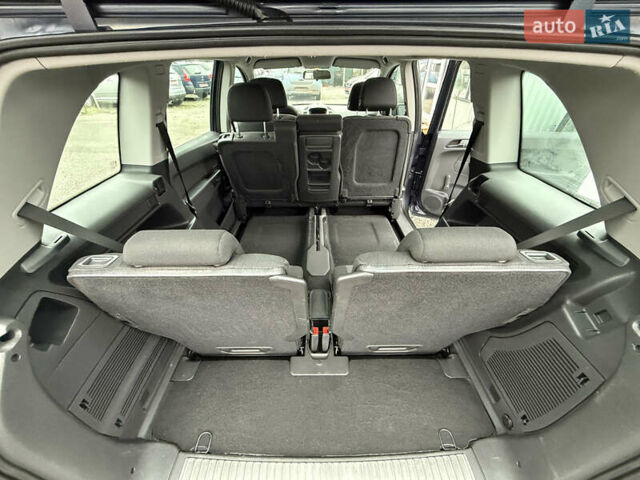 Серый Опель Зафира, объемом двигателя 1.6 л и пробегом 212 тыс. км за 6350 $, фото 49 на Automoto.ua