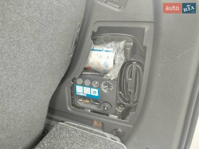 Серый Опель Зафира, объемом двигателя 1.8 л и пробегом 203 тыс. км за 6800 $, фото 6 на Automoto.ua