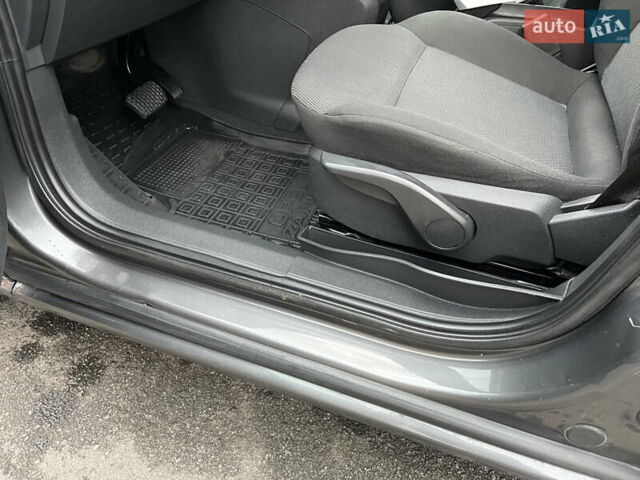 Серый Опель Зафира, объемом двигателя 1.8 л и пробегом 176 тыс. км за 5600 $, фото 15 на Automoto.ua