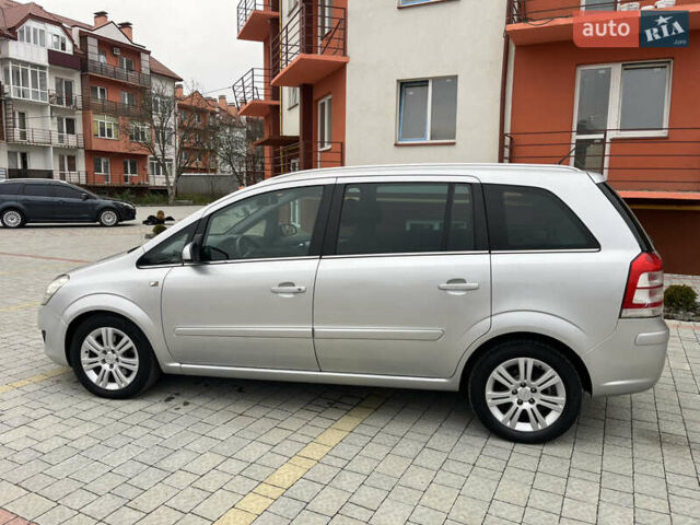 Серый Опель Зафира, объемом двигателя 1.7 л и пробегом 222 тыс. км за 6600 $, фото 10 на Automoto.ua