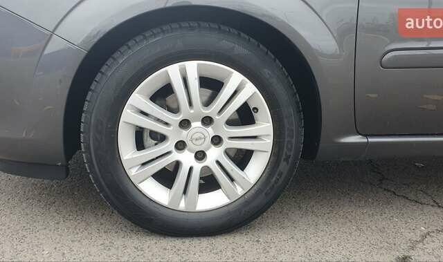 Сірий Опель Зафіра, об'ємом двигуна 1.8 л та пробігом 228 тис. км за 6500 $, фото 45 на Automoto.ua