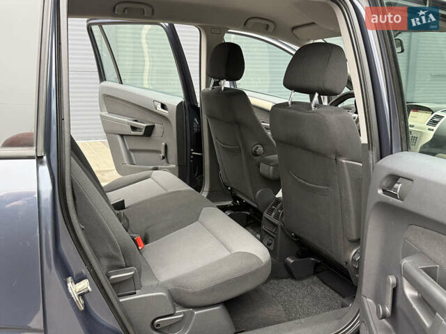 Серый Опель Зафира, объемом двигателя 1.6 л и пробегом 212 тыс. км за 6350 $, фото 27 на Automoto.ua