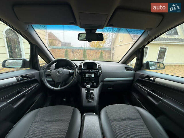 Серый Опель Зафира, объемом двигателя 1.8 л и пробегом 228 тыс. км за 6499 $, фото 9 на Automoto.ua